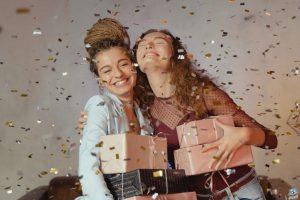 أفكار هدايا للصديقات غير مكلفة