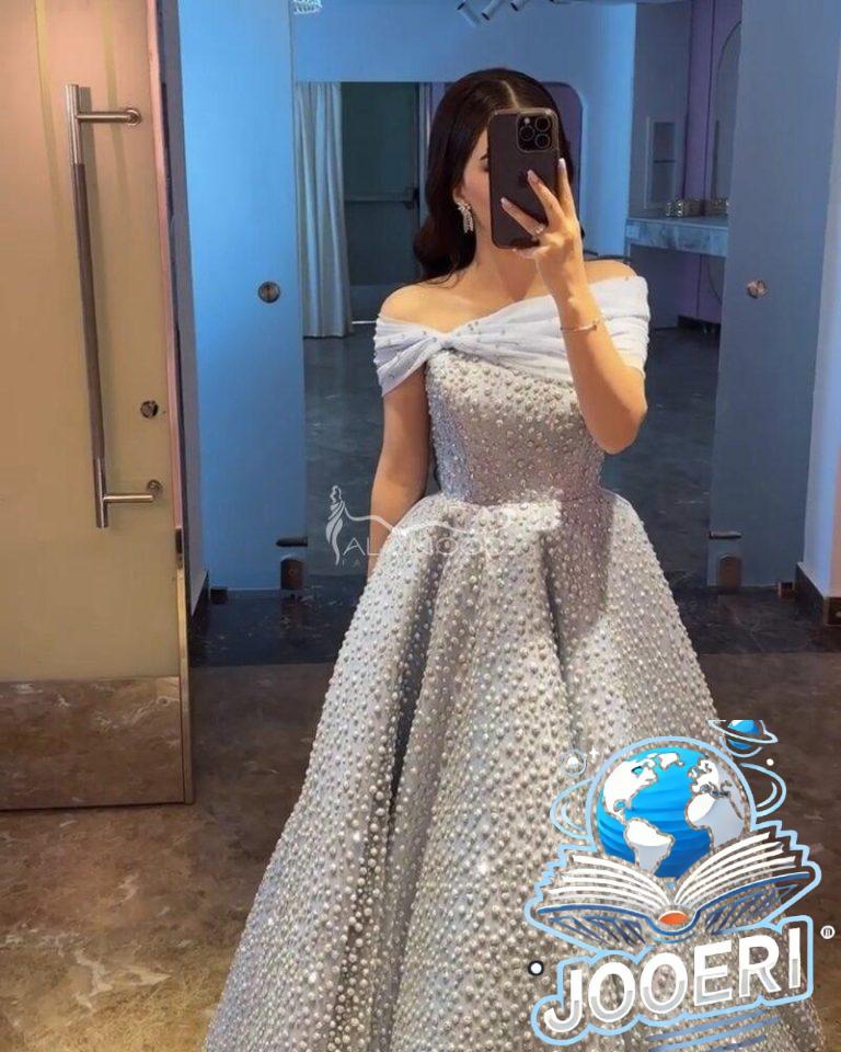 فساتين خطوبة 2025: أحدث التصاميم والألوان التي ستتألق بها العرائس